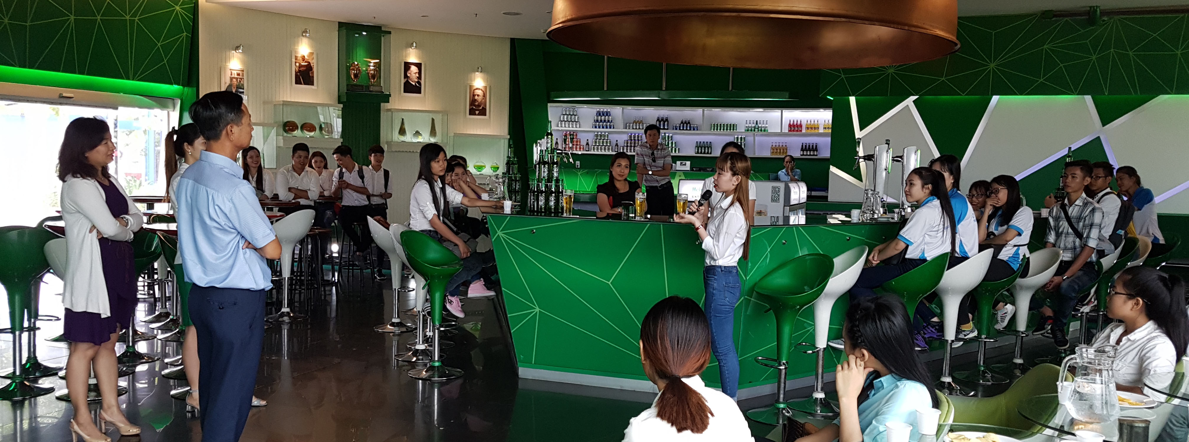 Sinh viên ngành CNTP kiến tập tại Heineken Việt Nam